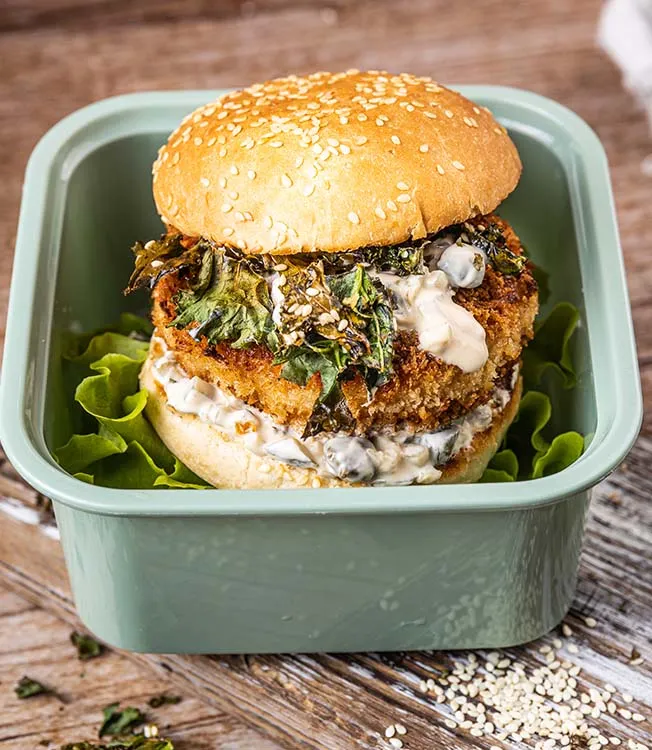Fischburger mit Grünkohl und Joghurtsauce