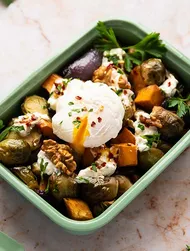 Gebratenes Gemüse mit Feta-Dip