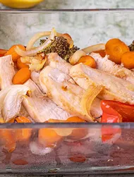 Hähnchen mit Soja-Glasur und Gemüseauflauf