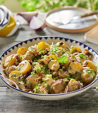 Kartoffelsalat mit frittierten Kapern