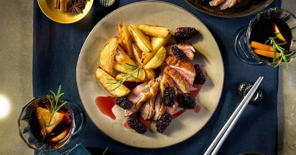 Entenbrust mit Beerensauce und Miso-Kartoffeln | Kikkoman