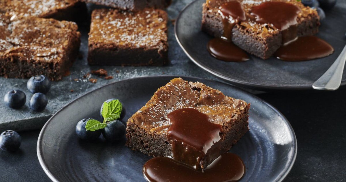 Brownies mit zweierlei Schokolade und Soja-Caramelsauce | Kikkoman