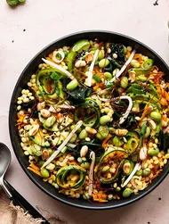 Wakame-Salat mit Couscous & Edamame