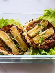 Mini-Törtchen mit Camembert und Zucchini