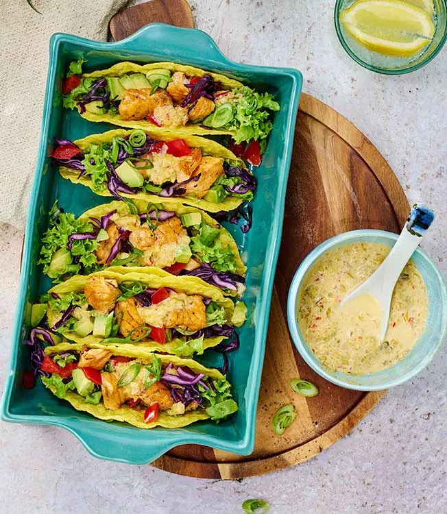 Ananas-Mayo-Dip mit Lachs-Tacos