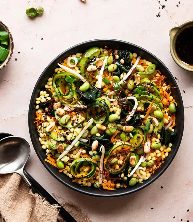 Wakame-Salat mit Couscous & Edamame