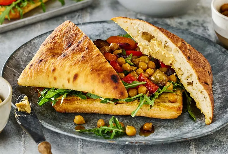 Vegetarisches Hummus Sandwich