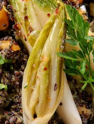 Quinoa orientalische Art mit Tahini-Dip