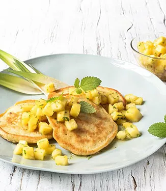 Kokos-Pancakes mit Ananas-Salsa