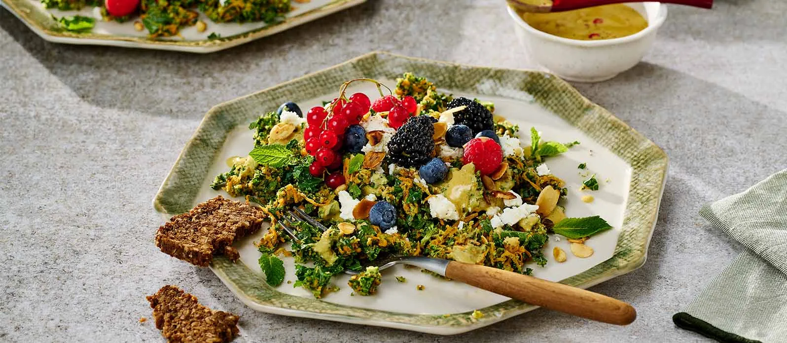Grünkohl-Brokkoli-Salat mit Feta
