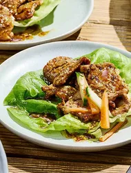 Schweinefleisch Bulgogi mit Salat