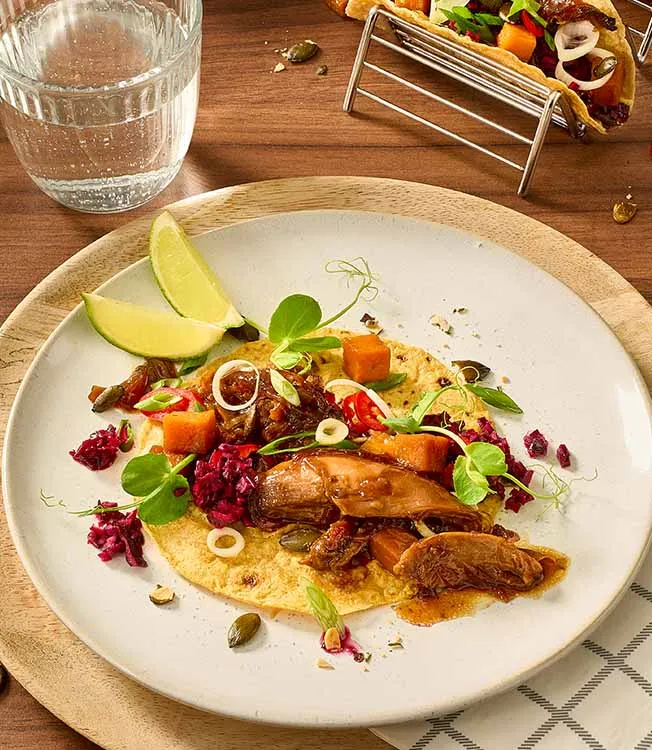 Gänse-Tacos mit Salsa und karamellisiertem Kürbis
