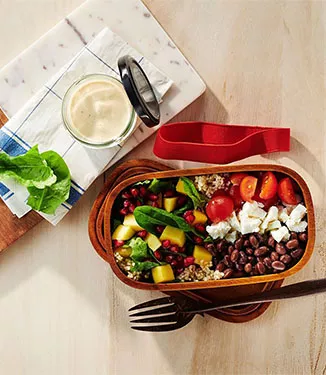 Couscous-Feta-Bentobox mit Gemüse