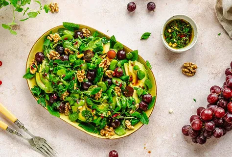 Avocado-Bohnen-Salat mit Trauben