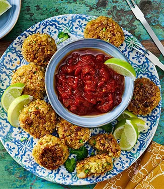 Brokkoli-Käse-Fritters mit Teriyaki-"Texmex"-Salsa