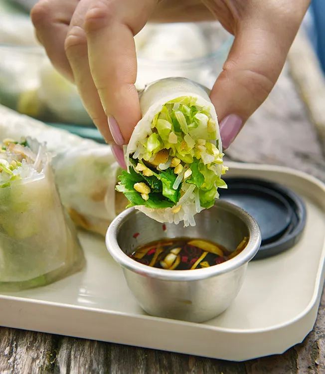 Sommerrollen mit Pilzen und vietnamesischer Sauce