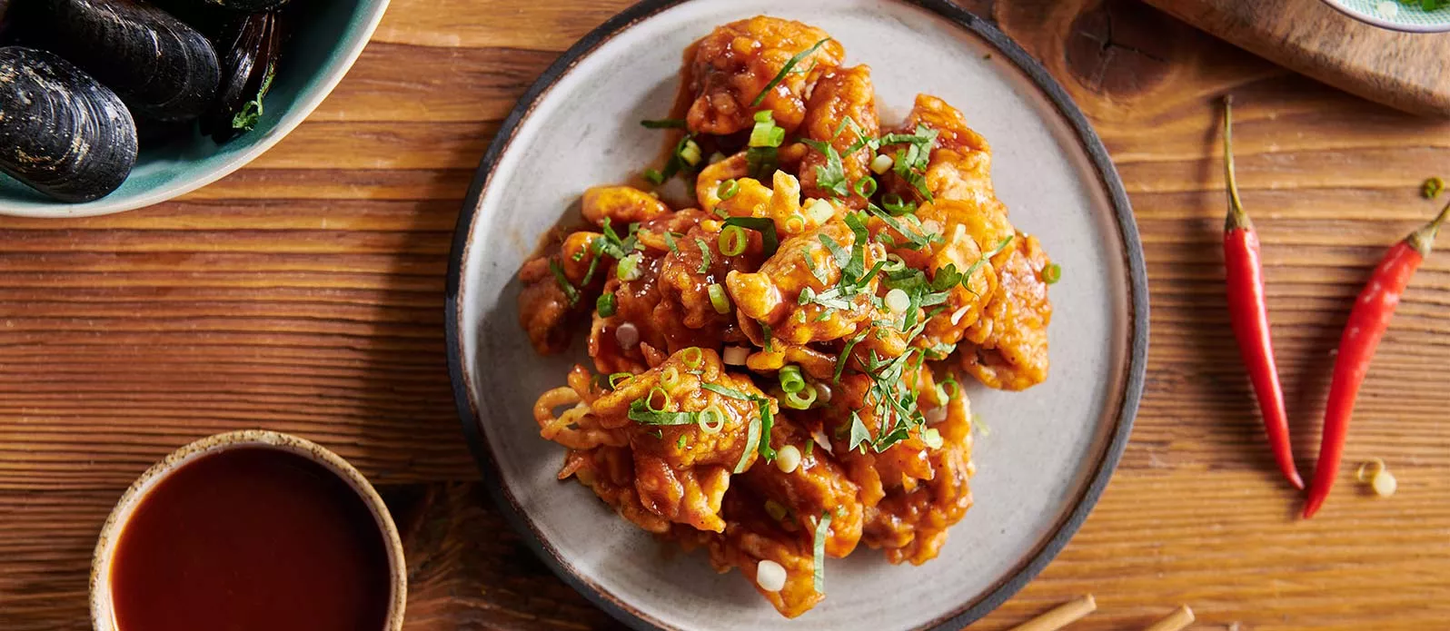 Knusprige Muscheln Buffalo Style mit Ponzu und Chili-Glasur