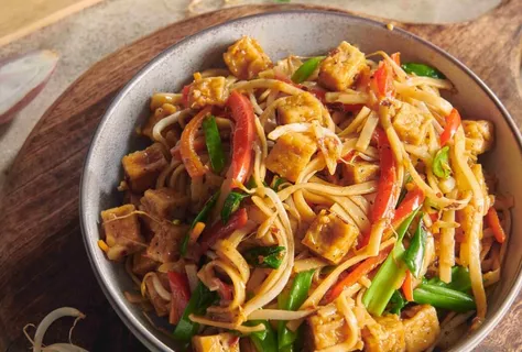 Chow-Mein-Nudeln mit Tofu