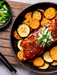 Teriyaki-Lachs auf Süßkartoffelgemüse