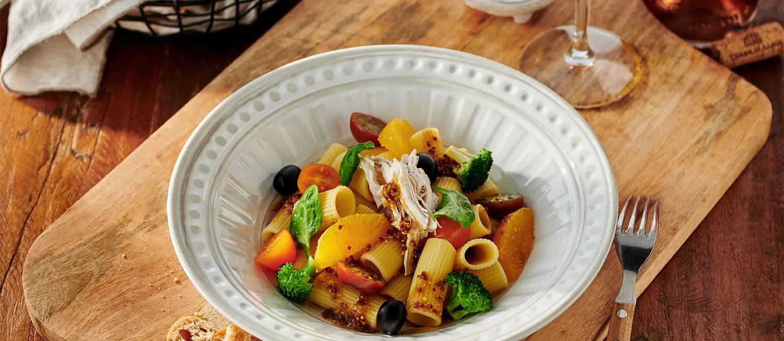 Rigatoni Hühnersalat mit Senf-Sojasaucen-Dressing