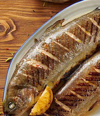 Ganze Forelle mit zitroniger Ponzu