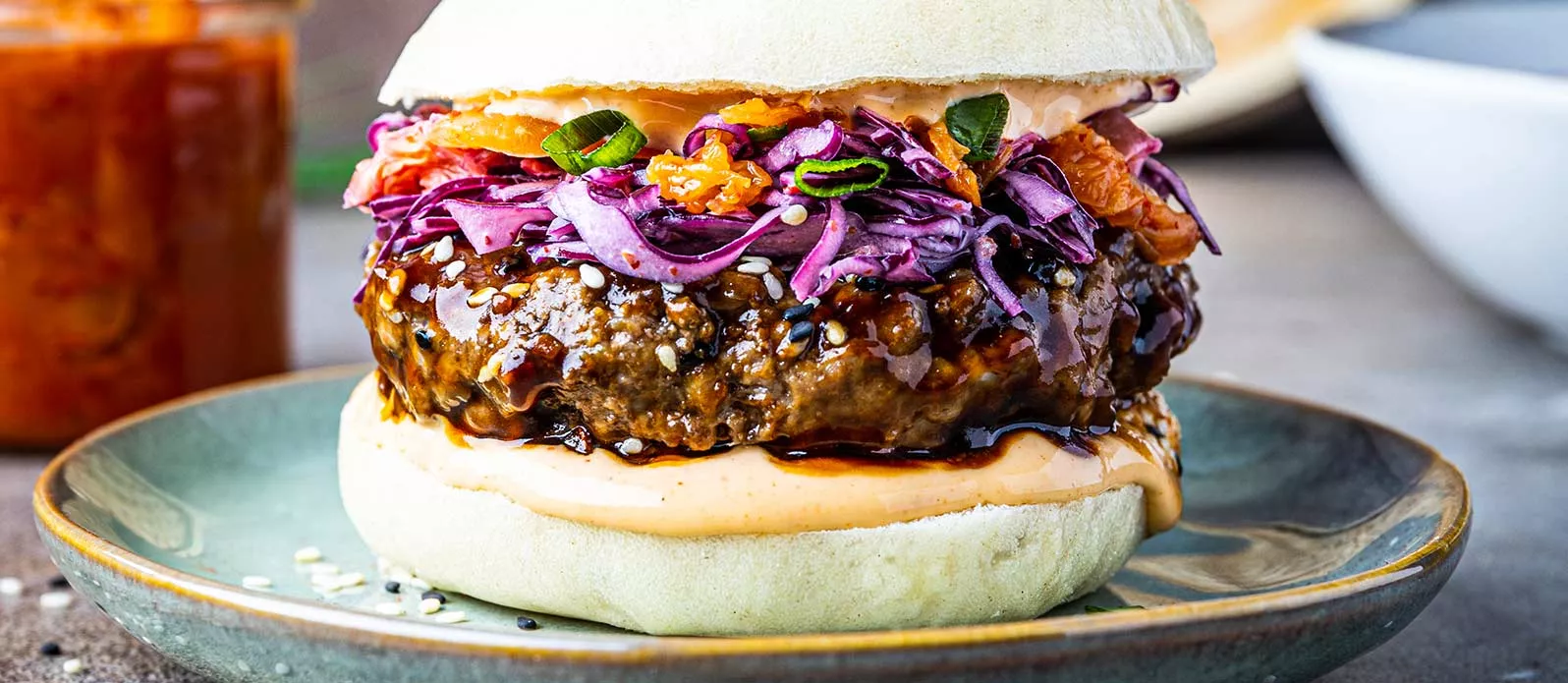 Koreanischer Kimchi-Bao-Burger