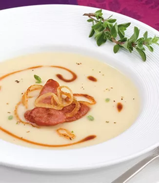 Cremige Pastinaken-Apfelsuppe