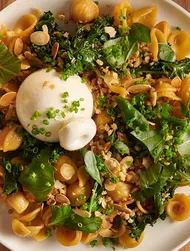 Orecchiette mit Grünkohl und Burrata