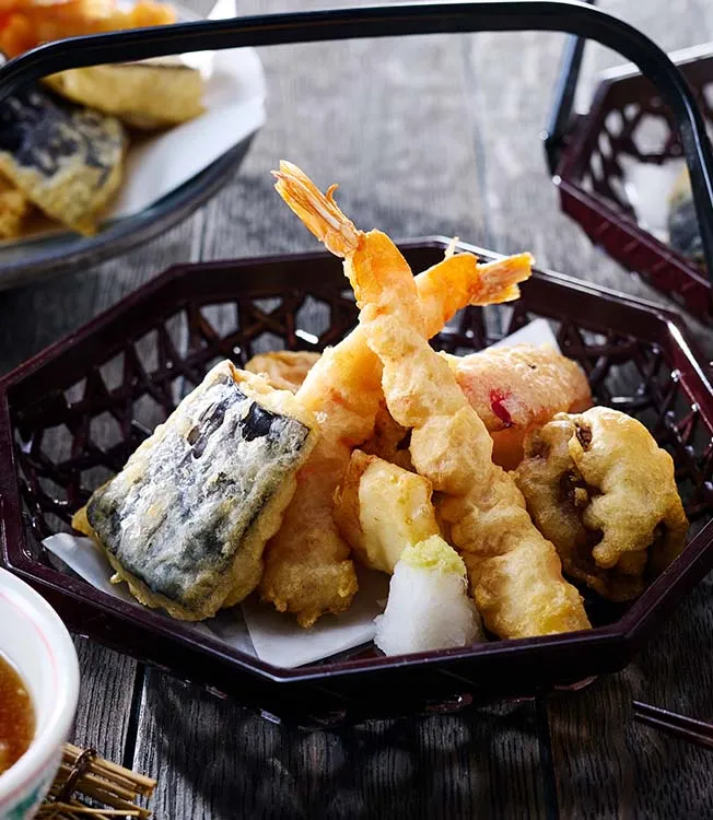 Tempura mit Meeresfrüchten und Gemüse