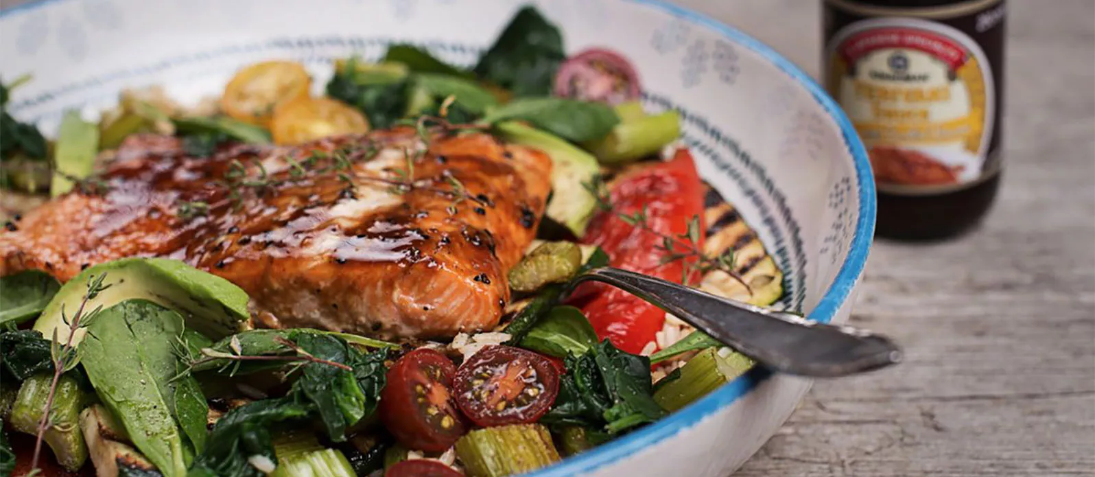 Teriyaki Lachs Bowl mit Gemüse & Reis
