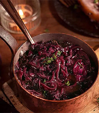 Zwiebel-Sauce aus roten Zwiebeln