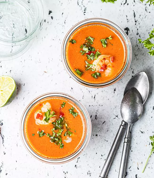 Fischsuppe mit Shrimps und Kabeljau