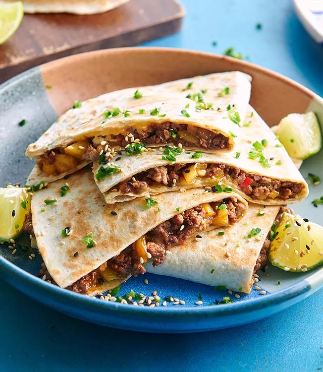 Asiatische Enten-Quesadilla mit Früchten