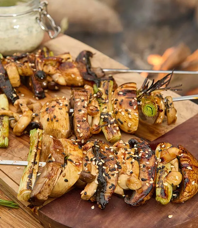 Pilz-Lauch-Spieße mit Ponzu-Sauce