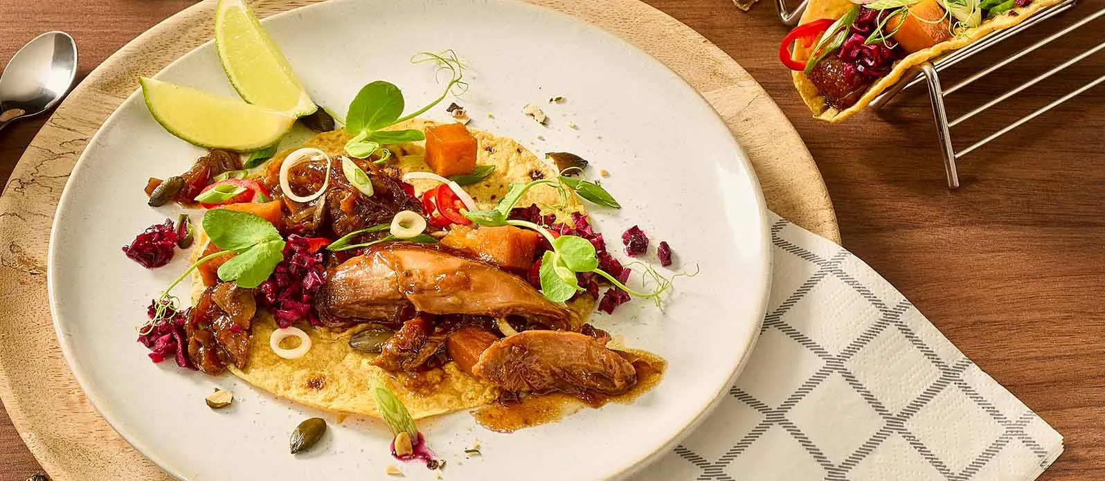 Gänse-Tacos mit Salsa und karamellisiertem Kürbis