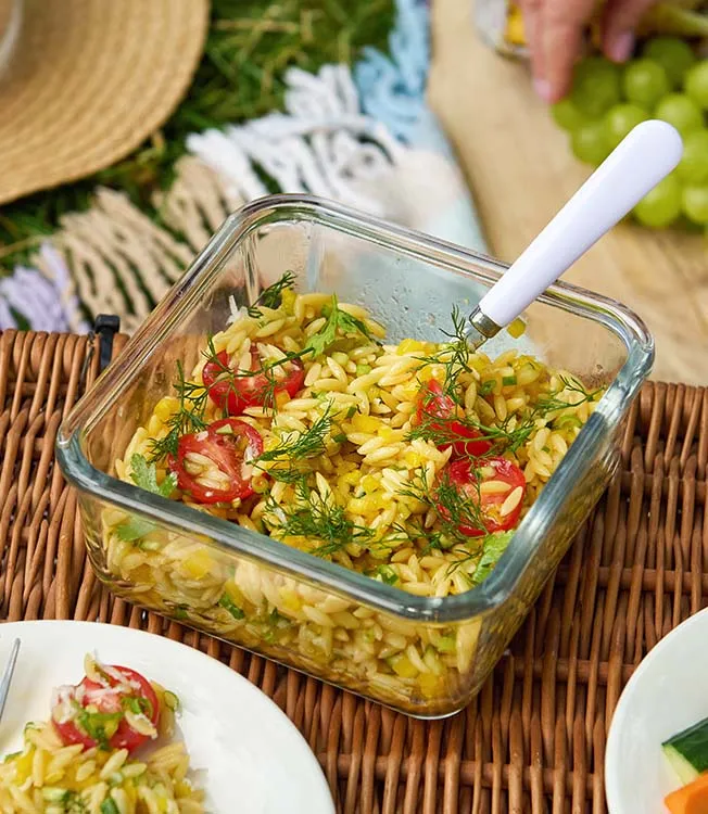 Orzo-Nudelsalat mit Sommergemüse