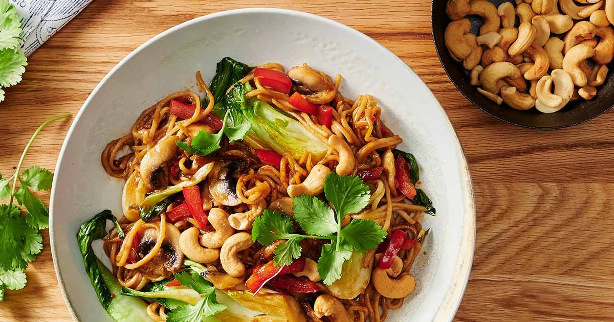 Gebratene Nudeln mit Pak Choi - Rezept | Kikkoman
